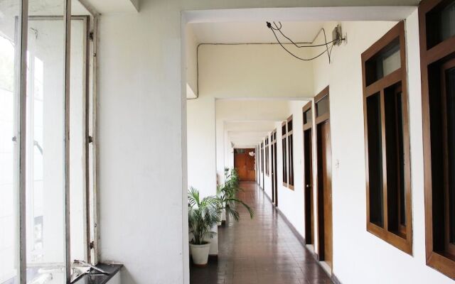 OYO 1818 Hotel Central