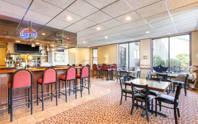 Days Inn by Wyndham Hillsborough