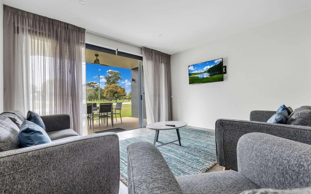 Comfort Suites Clubarham Golf Resort – Guest Rooms – Barham