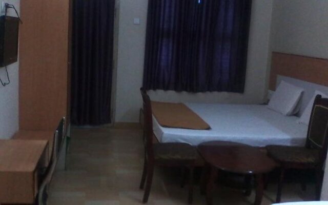 Hotel Pasuparthy Residency
