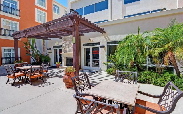 Embassy Suites by Hilton Valencia