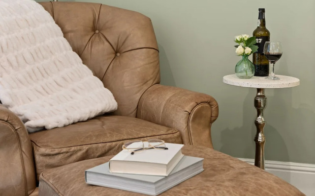 Village Inn and Pub - Adults Only