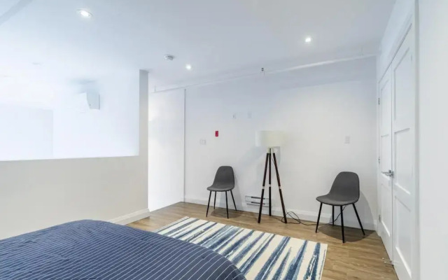 2BR 2 Storey Loft Free Parking Gym 4