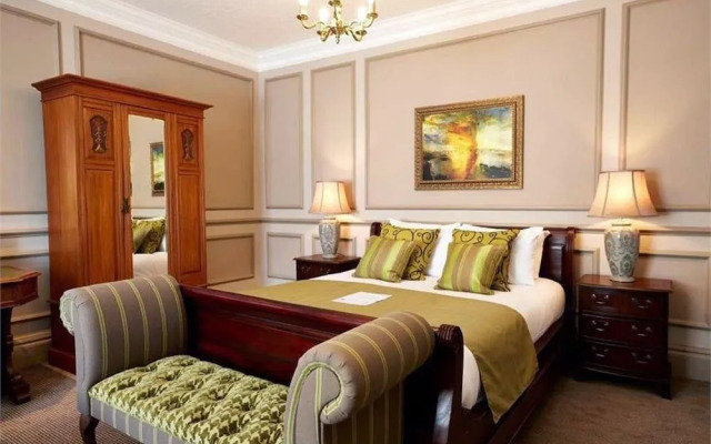 The Cedars Inn by Greene King Inns