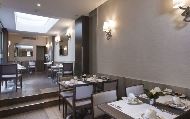 Hotel Longchamp Elysees