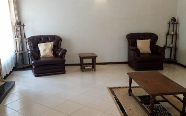 Guesthouse With Green Garden and Pool - 2102