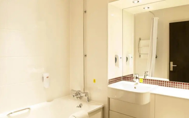 Premier Inn Birmingham Broad Street (Brindley Place)