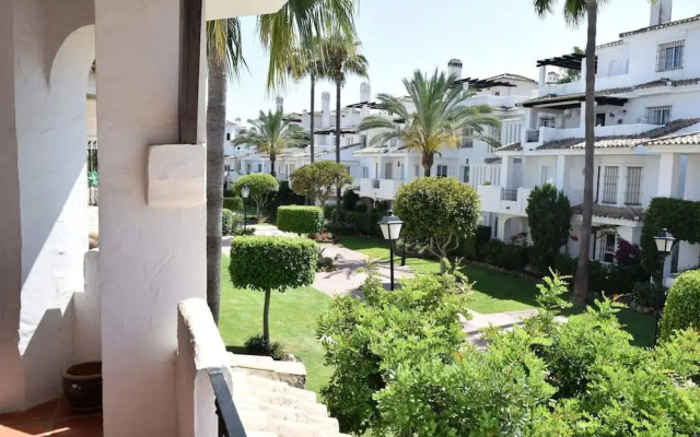 Bright 2 Bedroom First Floor F-4