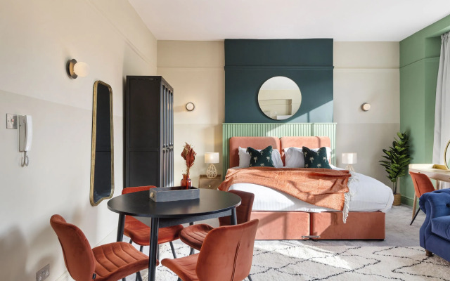 Your Apartment Clifton House