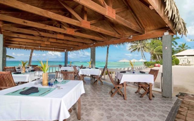 Moana Sands Beachfront Hotel