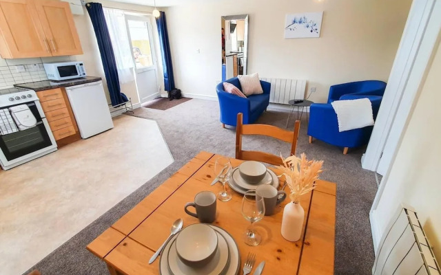 Captivating 1-bed Apartment in Stroud
