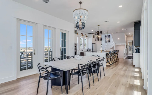 Dock Holiday 212 COA