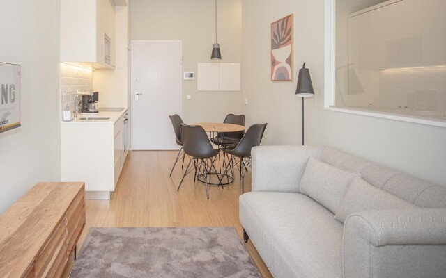 Liiiving - Sweet Sunlight Apartment