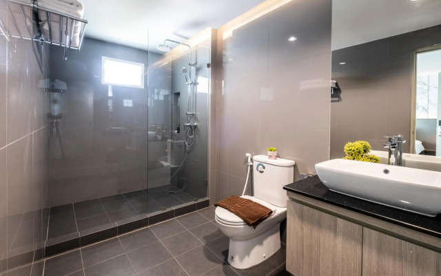 Sinsuvarn Airport Suite