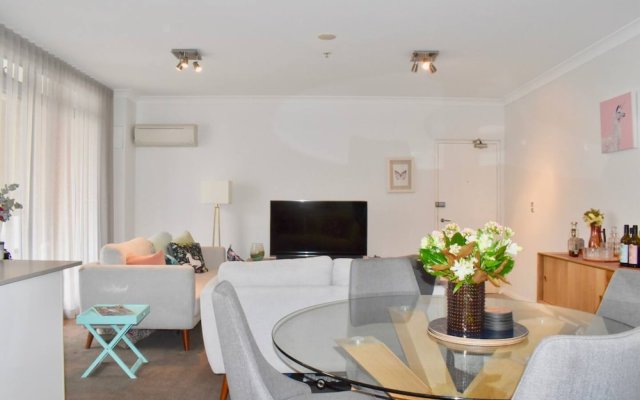Bright 1 Bedroom Apartment In Surry Hills