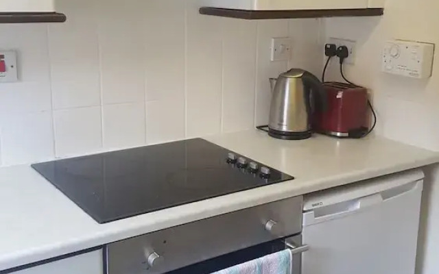 Dragon - North Woodside Apartment 1 Bedroom Home