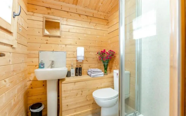 Lochinvar - Clydesdale Log Cabin with Hot Tub