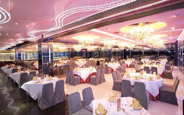Yun's Paradise Waltz Boutique