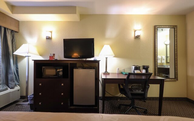 Copley Inn & Suites, Copley - Akron