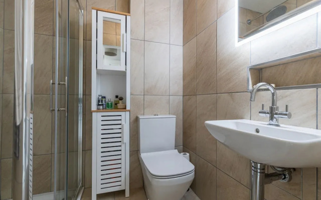 JOIVY Pimlico Flat with Terrace for 3