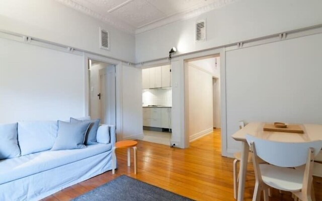Spacious Art Deco apt. in Darlinghurst