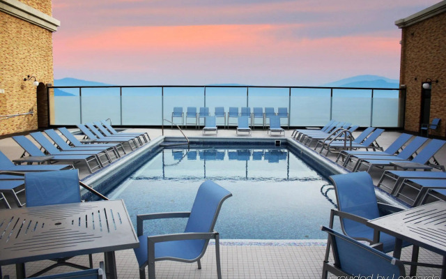 Renaissance Reno Downtown Hotel & Spa