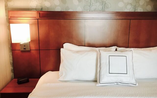 Courtyard Oakland Downtown