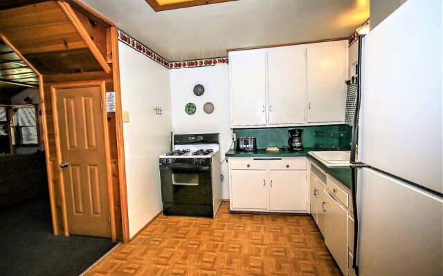 Kelley's Kabin 290 by RedAwning