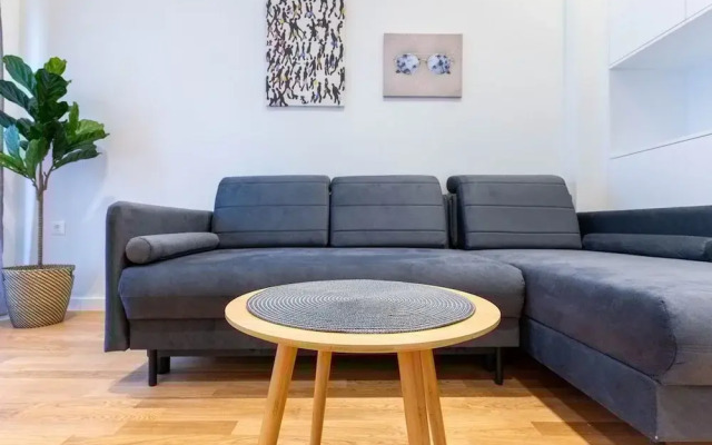 Elegant Flat 5 Walk to Metro Panormou