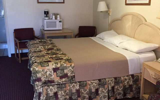 Wildwood Inn Tropical Dome & Theme Suites