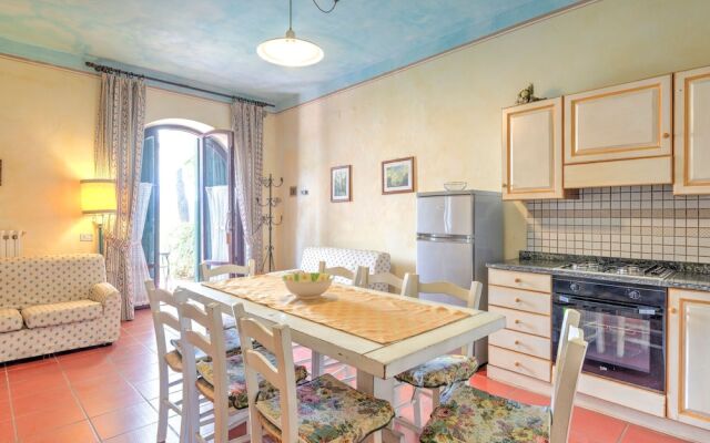 Beautiful Farmhouse in San Vivaldo with Swimming Pool