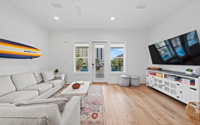 Totally Beachin' at Pelican Place