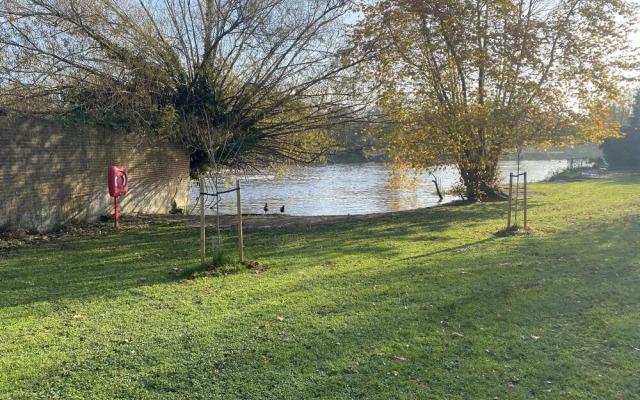 Immaculate 1-bed Apartment Near the River Thames