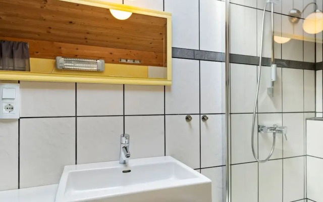 Simplistic Apartment in Fließ near Gachenblick Mountain