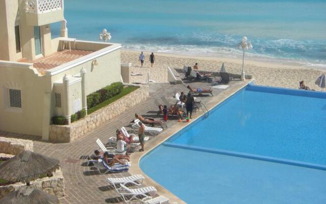 Cancun Plaza - Best Beach