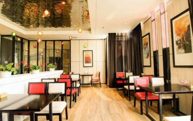 Zhongzhou Yihe Hotel (Dennis City Plaza)