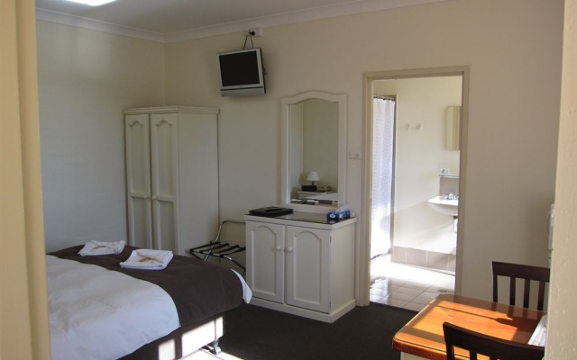 Aussie Settler Motel – Guest Rooms – Queanbeyan