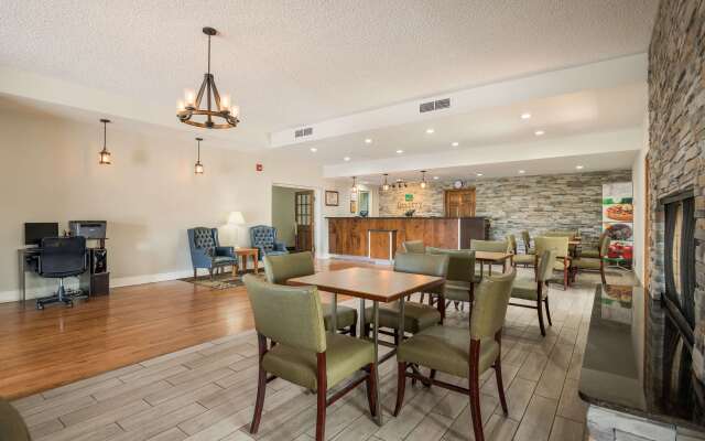 Quality Inn Tulsa Central