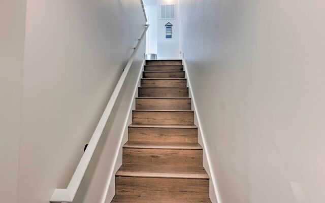 Traverse City Townhome: Walk to Beach!