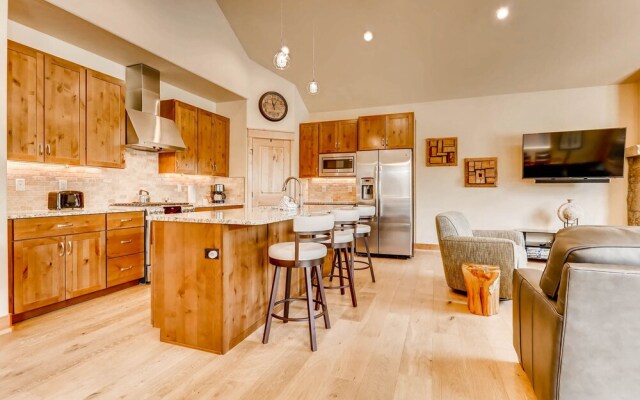 River Run Townhome RR84 - RVJR by RedAwning