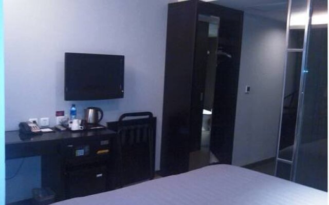 FX Hotel Tianjin Station