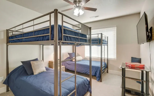 Hurricane Getaway w/ Private Pool, Mtn Views!
