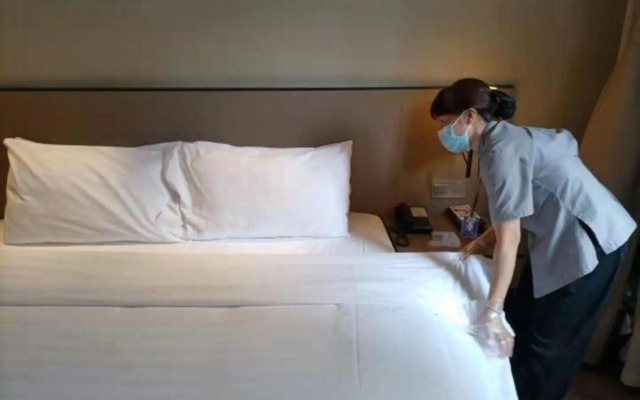 Homeinn Plus Hotel (Guiyang Qianlingshan Park Yan'an West Road Subway Station)