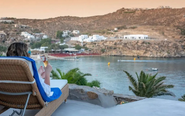 Etesians Suites & Villas