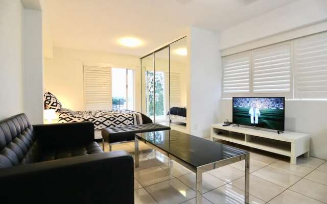 Modern Studio Apartment With Pool And Amazing Views