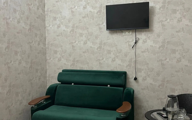 Эльбрус (Сухум)