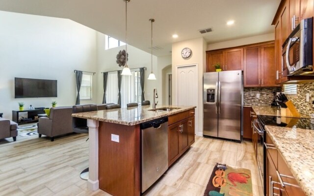 Amazing House! - Solterra - 5493SC