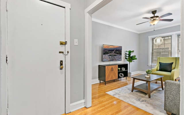 Well equipped 1BR in Chicago highlights