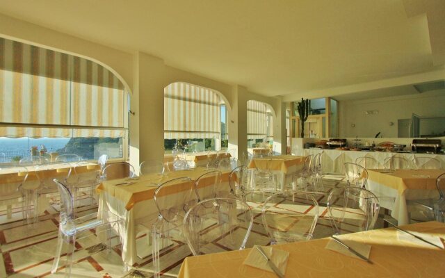 Baia Azzurra Hotel