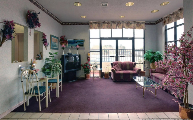 Ramada by Wyndham Bainbridge